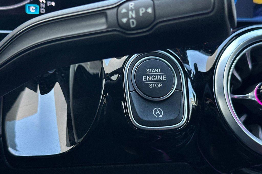 used 2025 Mercedes-Benz GLA 250 car, priced at $40,000