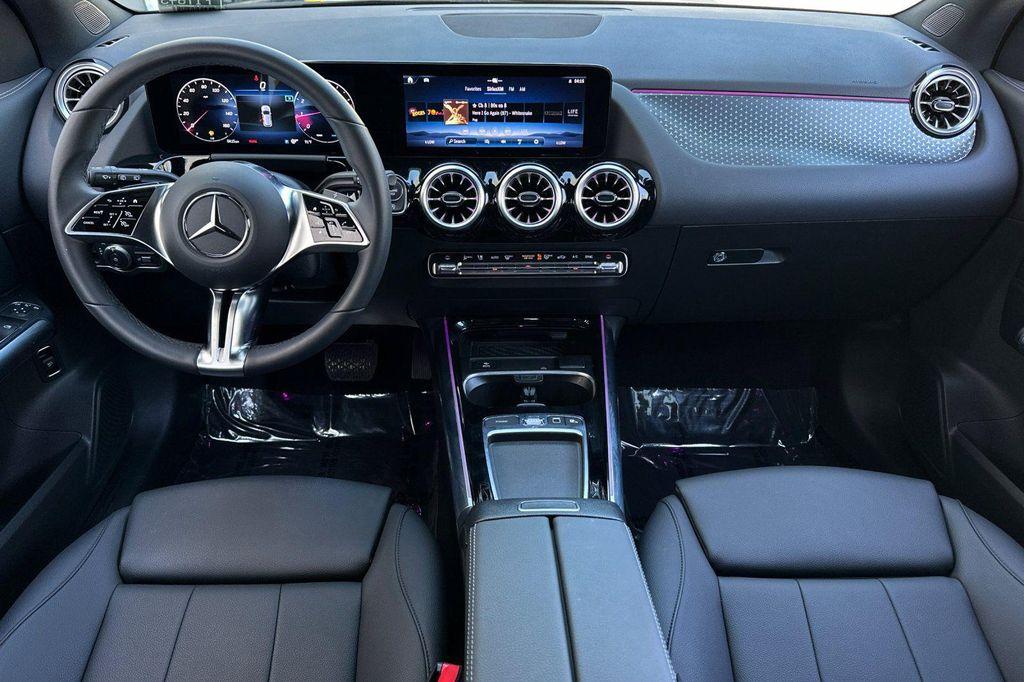 used 2025 Mercedes-Benz GLA 250 car, priced at $40,000