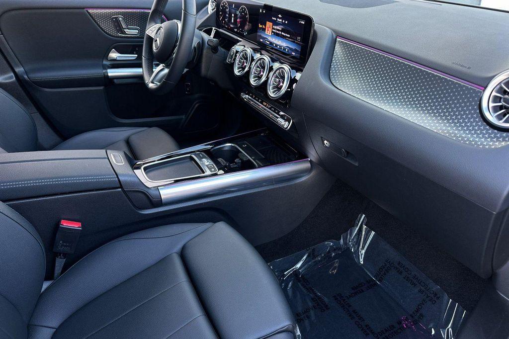used 2025 Mercedes-Benz GLA 250 car, priced at $40,000