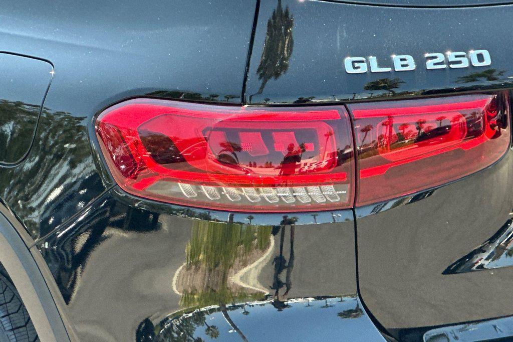 used 2021 Mercedes-Benz GLB 250 car, priced at $21,982