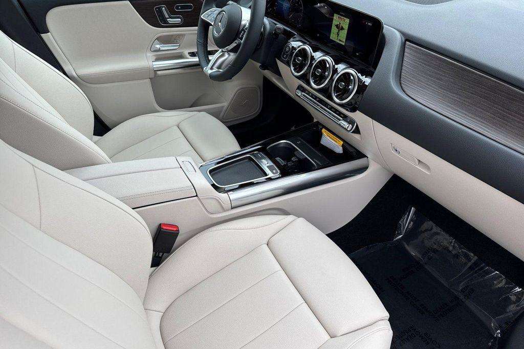 new 2026 Mercedes-Benz GLA 250 car, priced at $44,950