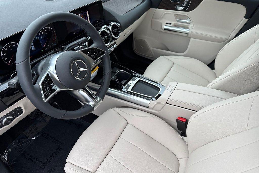 new 2026 Mercedes-Benz GLA 250 car, priced at $44,950