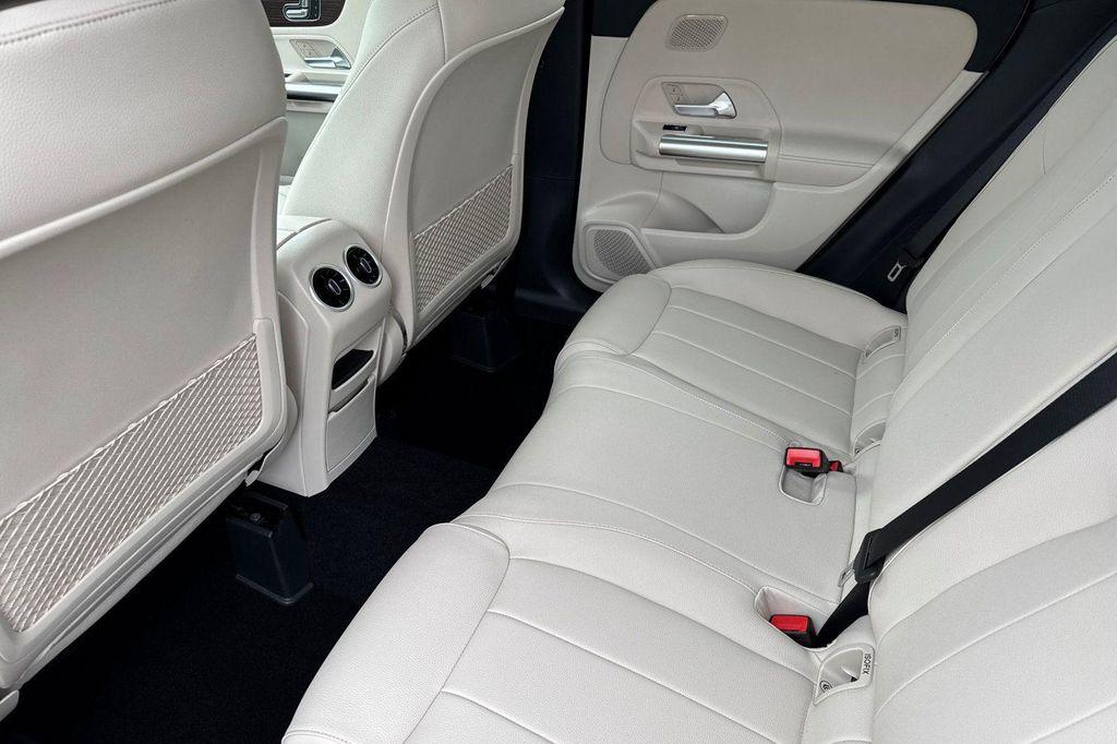 new 2026 Mercedes-Benz GLA 250 car, priced at $44,950