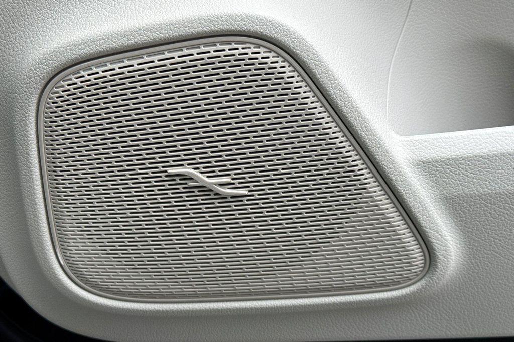 new 2026 Mercedes-Benz GLA 250 car, priced at $44,950