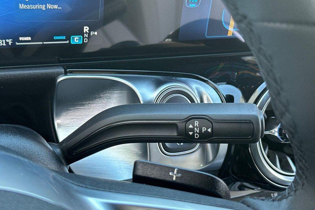 new 2025 Mercedes-Benz GLB 250 car, priced at $42,920