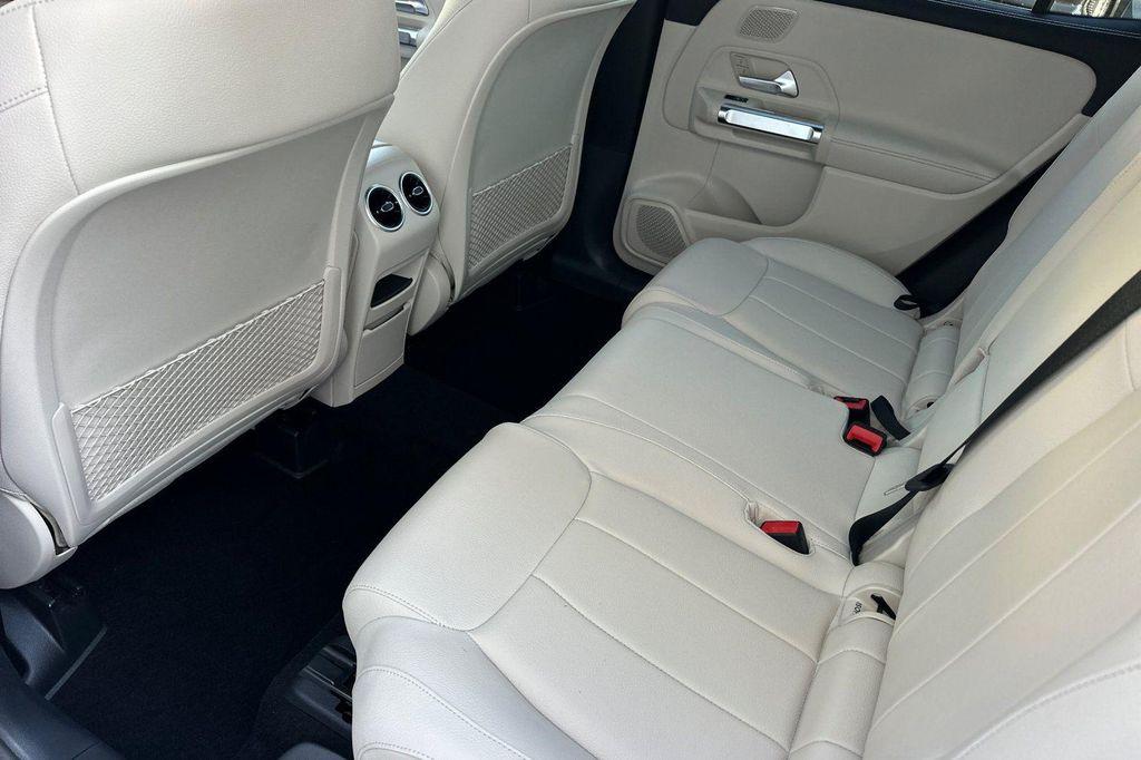 new 2025 Mercedes-Benz GLB 250 car, priced at $42,920