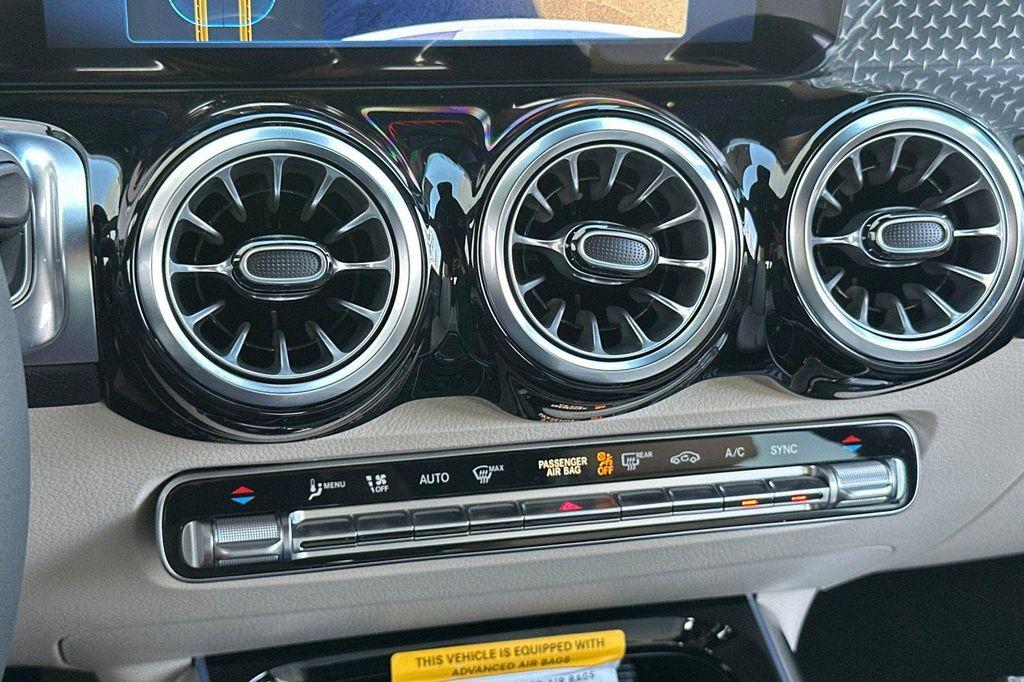 new 2025 Mercedes-Benz GLB 250 car, priced at $42,920