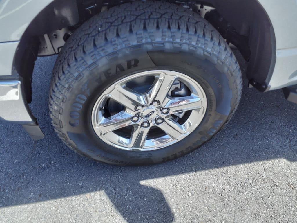 new 2025 Ford F-150 car, priced at $54,352