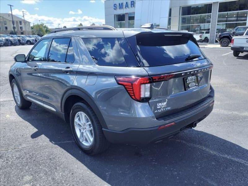 new 2025 Ford Explorer car, priced at $40,948