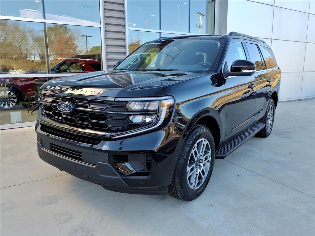 new 2025 Ford Expedition car, priced at $68,226