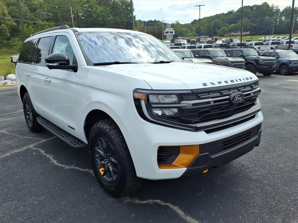 new 2025 Ford Expedition car, priced at $84,290