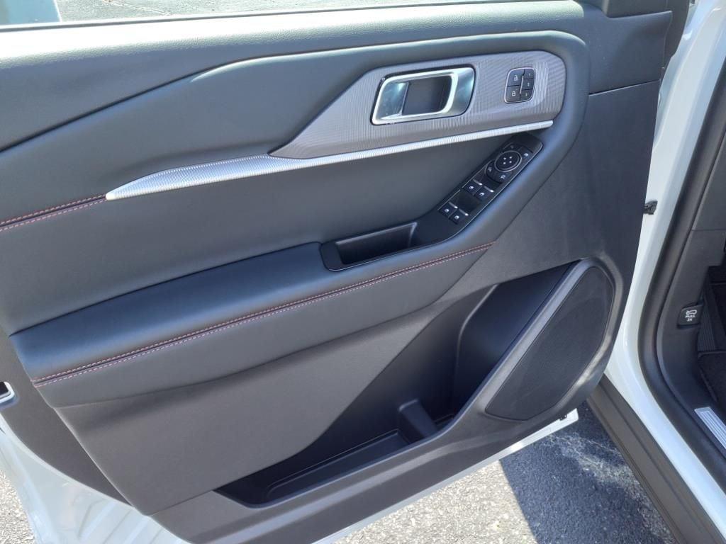new 2025 Ford Explorer car, priced at $45,962