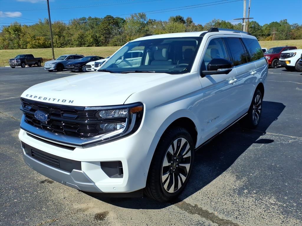 new 2025 Ford Expedition car, priced at $78,624