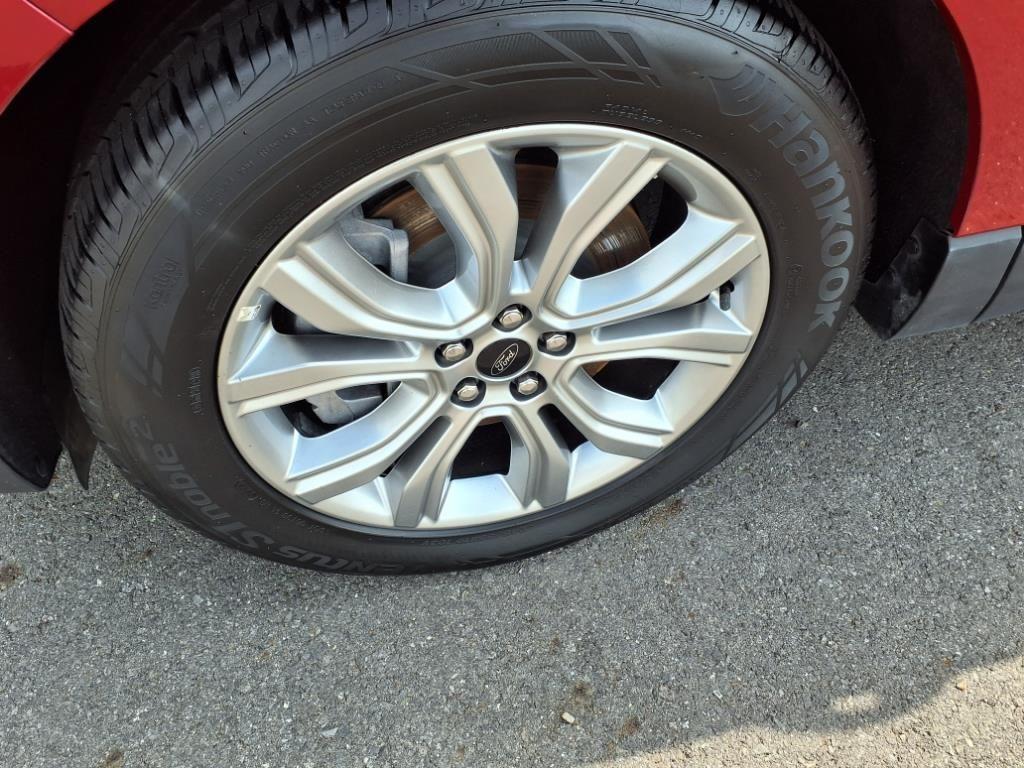 used 2024 Ford Edge car, priced at $29,264