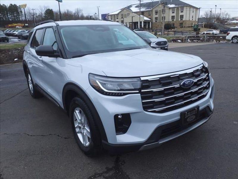 new 2025 Ford Explorer car, priced at $41,624