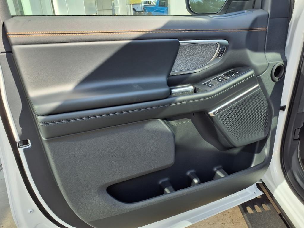 new 2025 Ford Expedition car, priced at $83,545