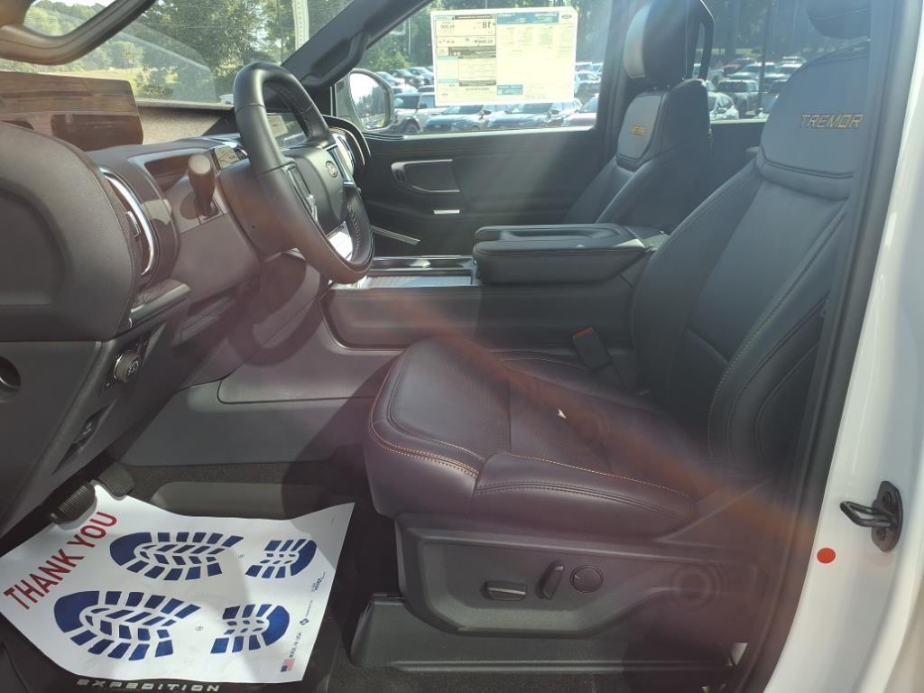new 2025 Ford Expedition car, priced at $83,545