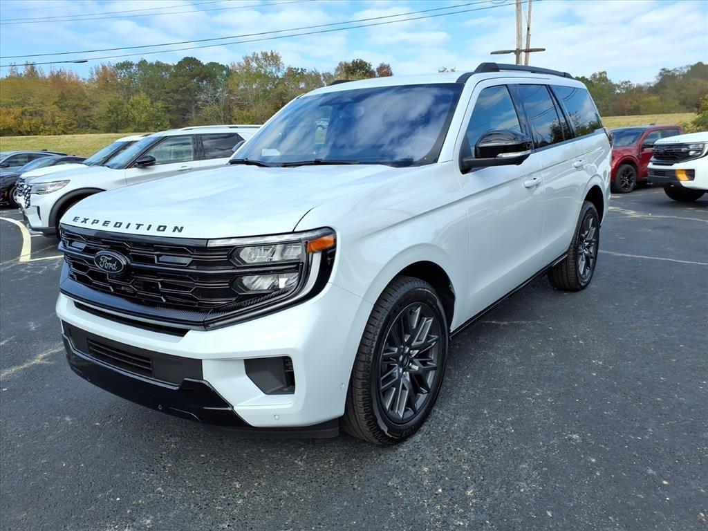 new 2025 Ford Expedition car, priced at $84,730