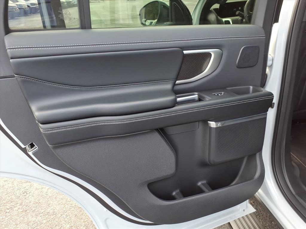 new 2025 Ford Expedition car, priced at $84,730