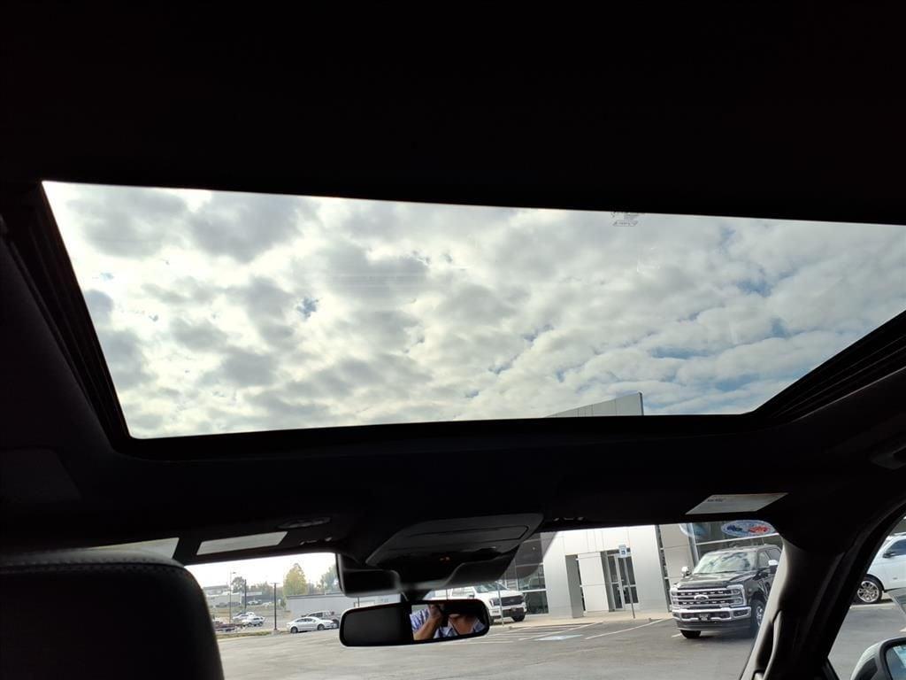 new 2025 Ford Expedition car, priced at $84,730