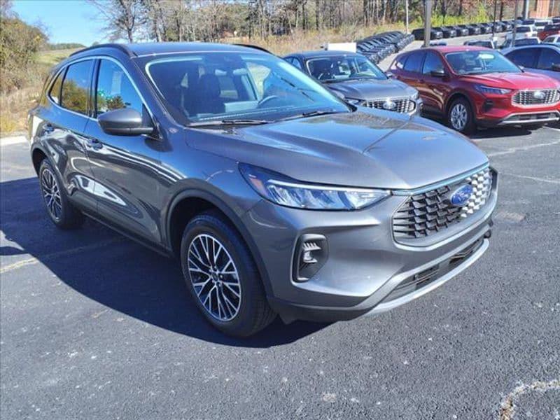 new 2025 Ford Escape car, priced at $38,895