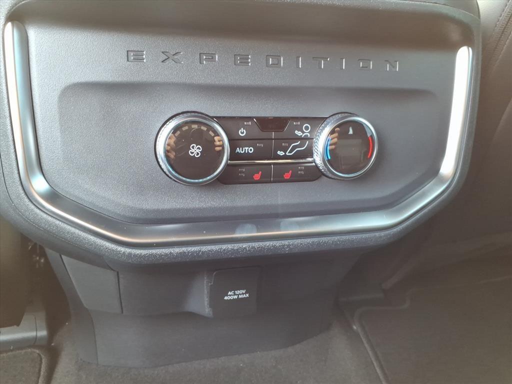 new 2025 Ford Expedition car, priced at $85,230