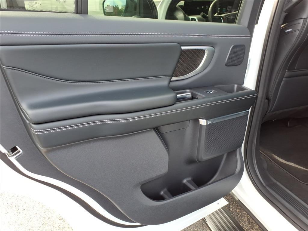 new 2025 Ford Expedition car, priced at $85,230