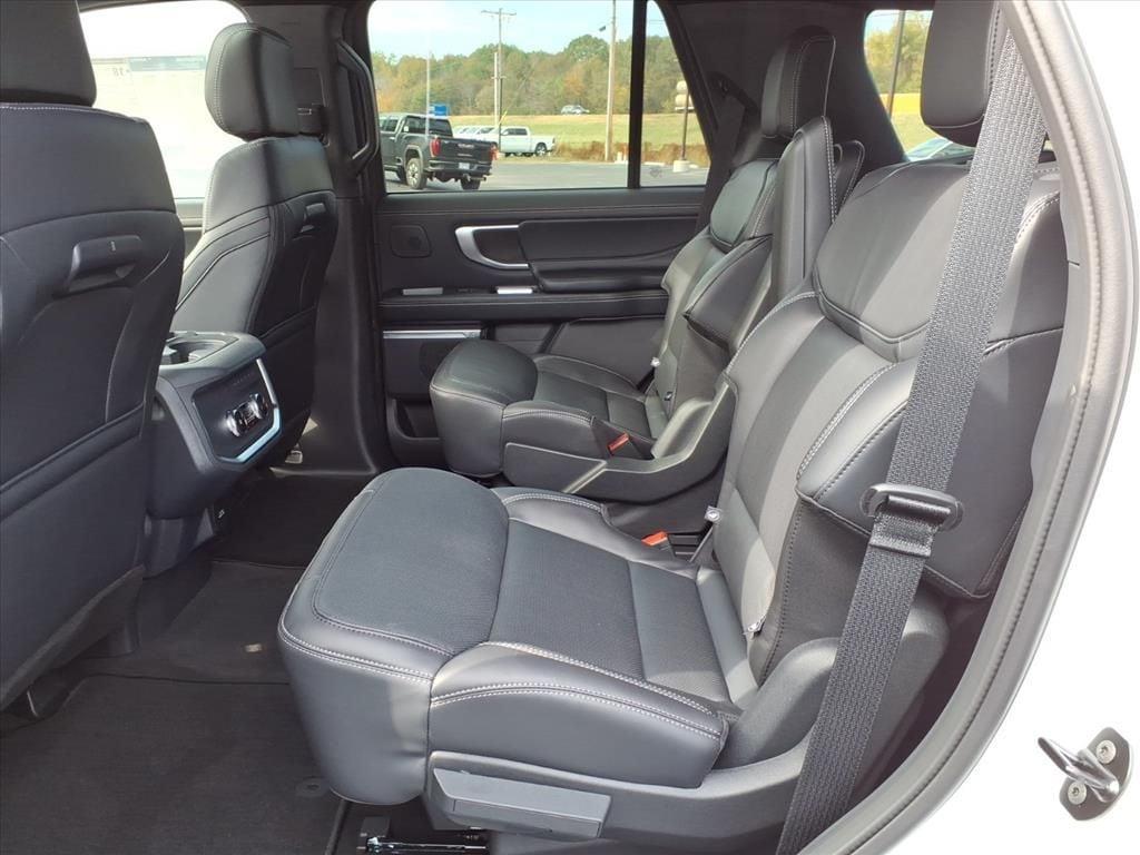 new 2025 Ford Expedition car, priced at $85,230