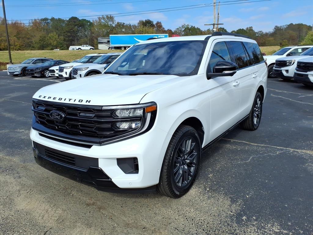 new 2025 Ford Expedition car, priced at $85,230