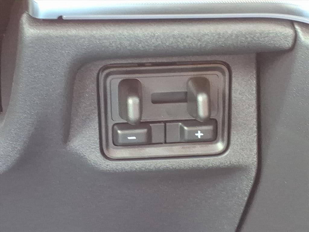 new 2025 Ford Expedition car, priced at $85,230