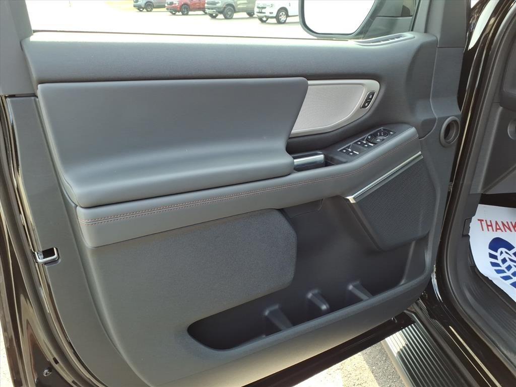 new 2025 Ford Expedition car, priced at $70,781