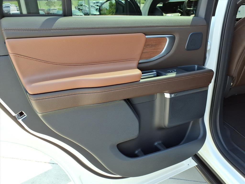 new 2025 Ford Expedition car, priced at $84,665