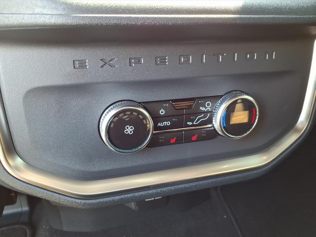 new 2025 Ford Expedition car, priced at $84,665