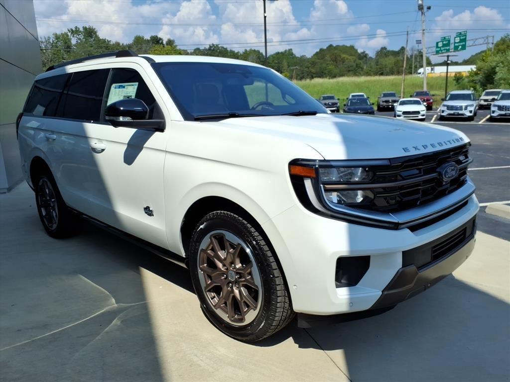 new 2025 Ford Expedition car, priced at $84,665