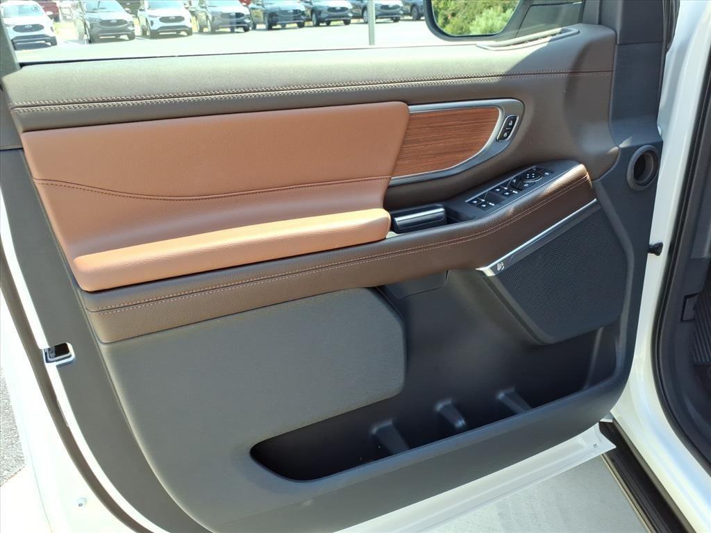 new 2025 Ford Expedition car, priced at $84,665
