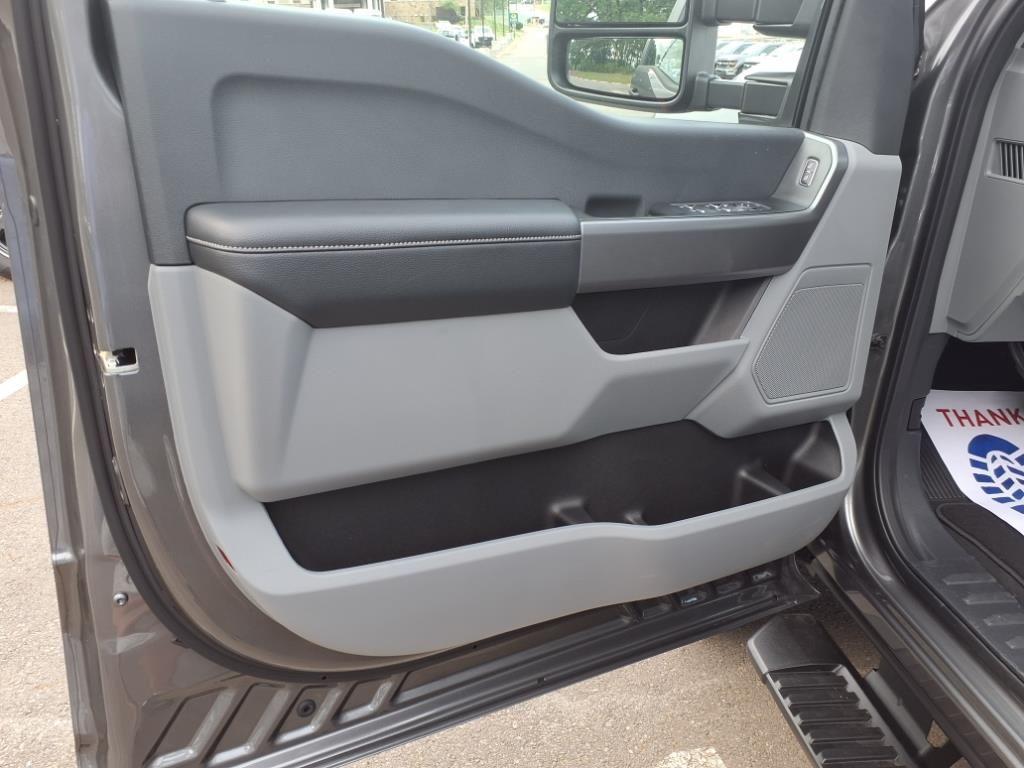 new 2025 Ford F-250 car, priced at $58,962