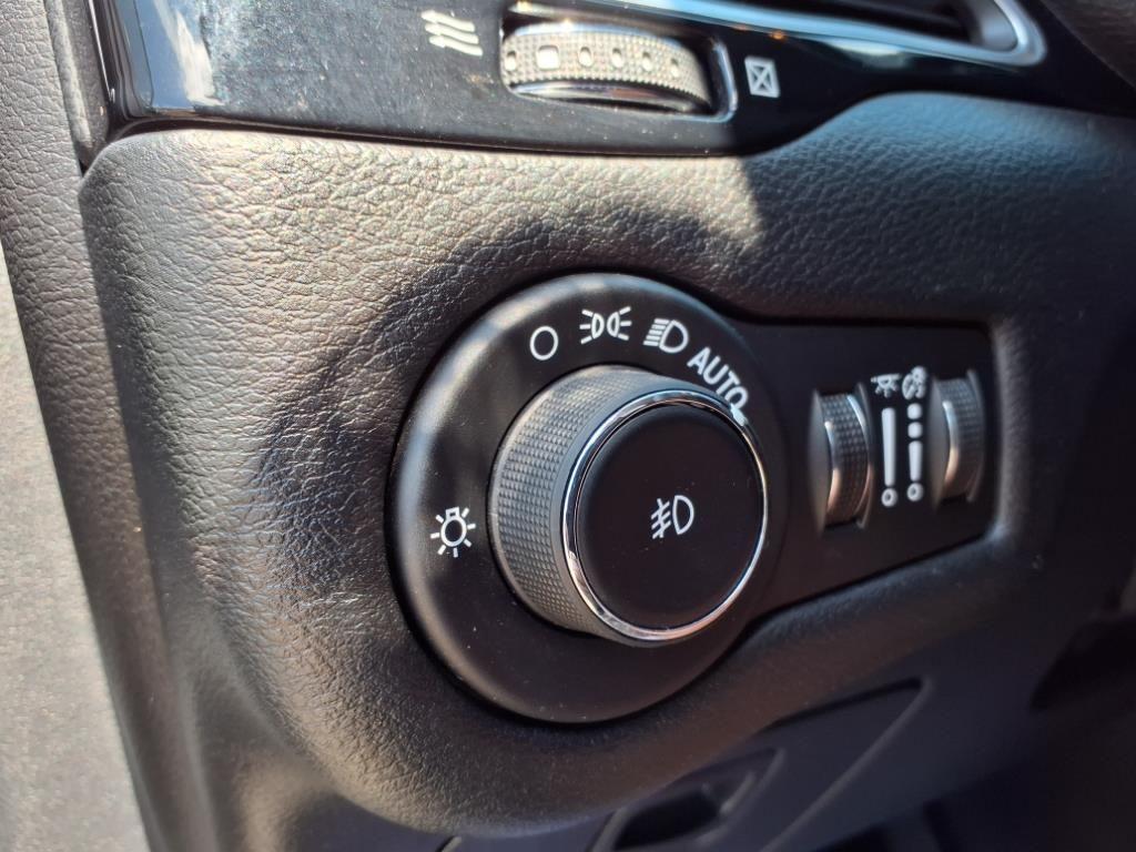 used 2020 Jeep Cherokee car, priced at $18,908