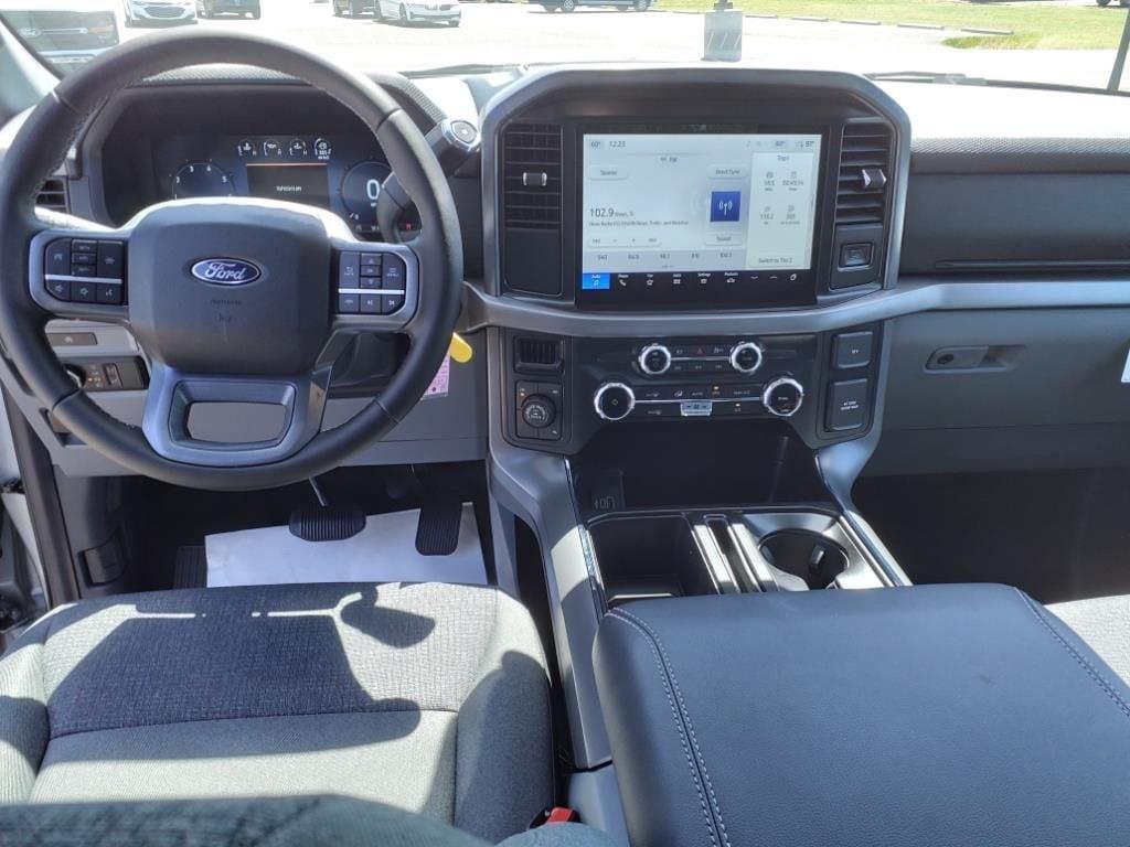 new 2025 Ford F-150 car, priced at $53,620