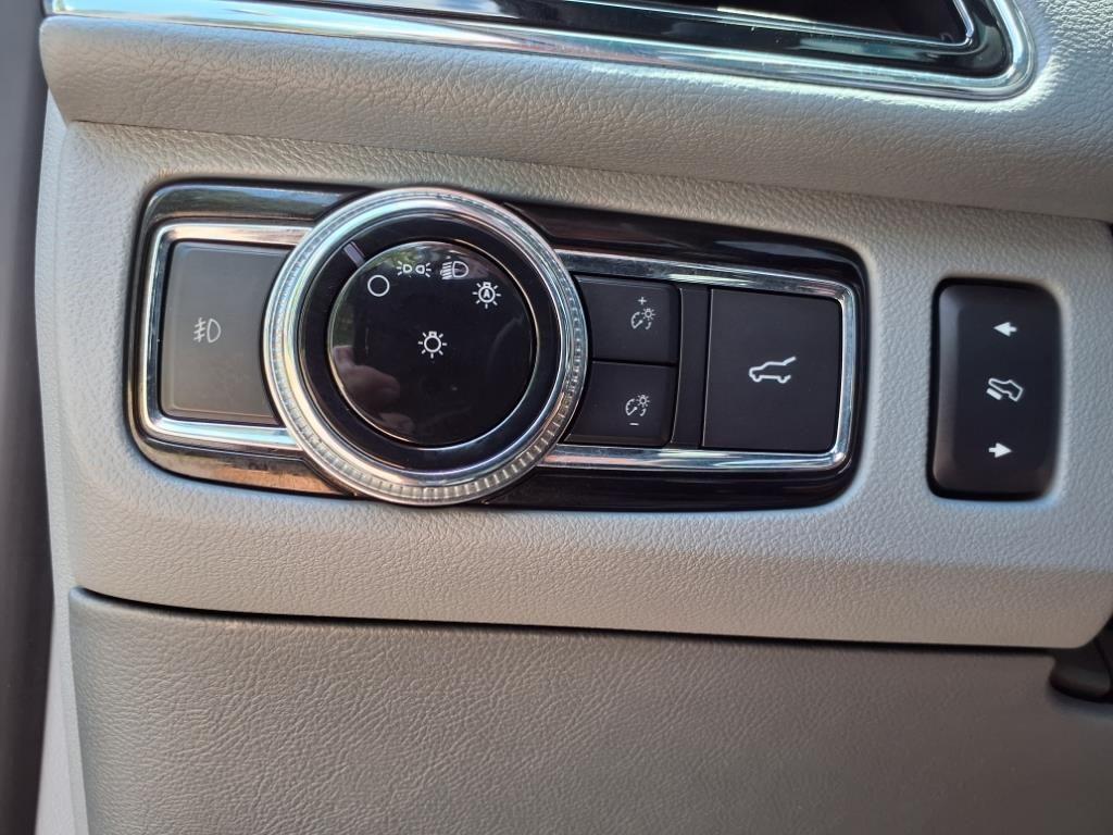 used 2019 Lincoln Navigator car, priced at $32,998