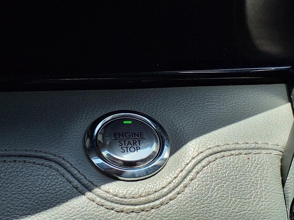 used 2019 Lincoln Navigator car, priced at $32,998