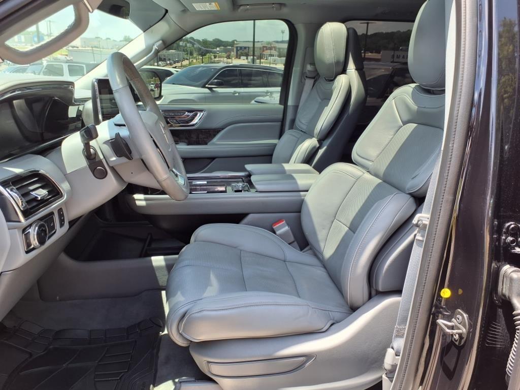 used 2019 Lincoln Navigator car, priced at $32,998