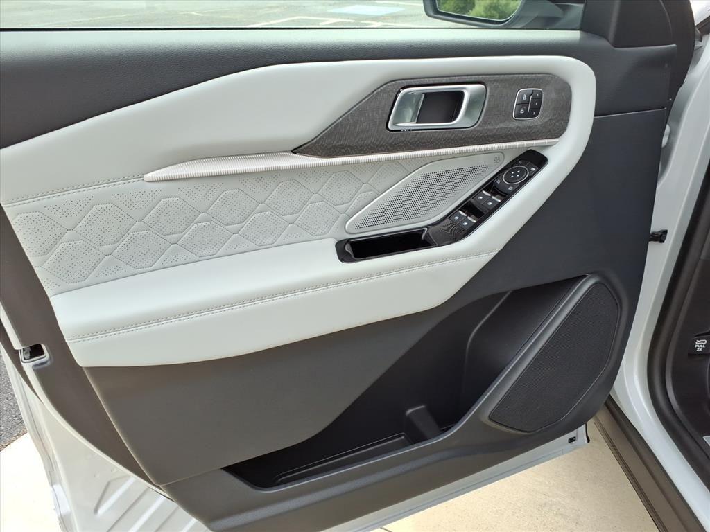 new 2025 Ford Explorer car, priced at $57,645