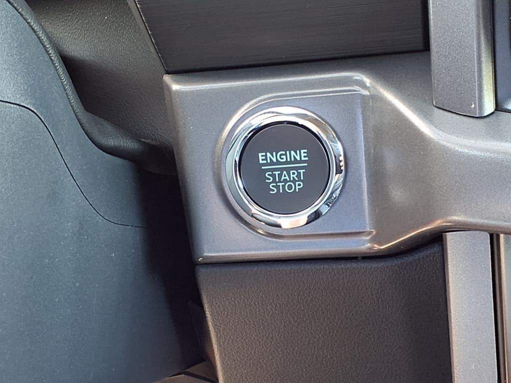new 2025 Ford F-150 car, priced at $59,595