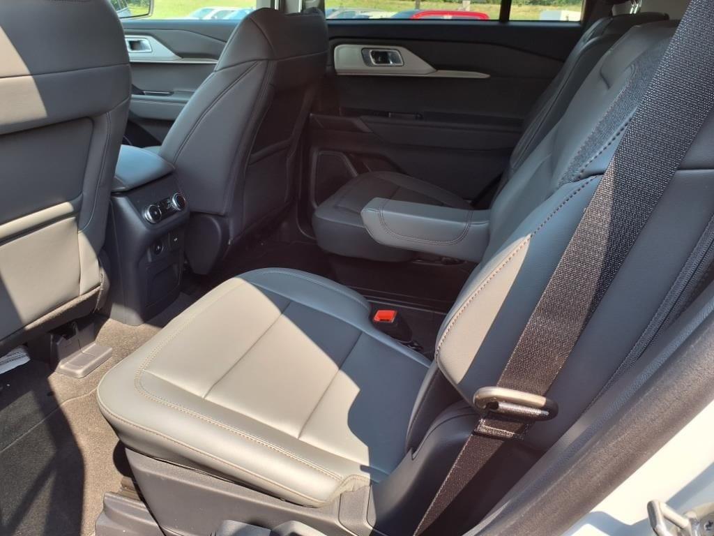 new 2025 Ford Explorer car, priced at $47,085