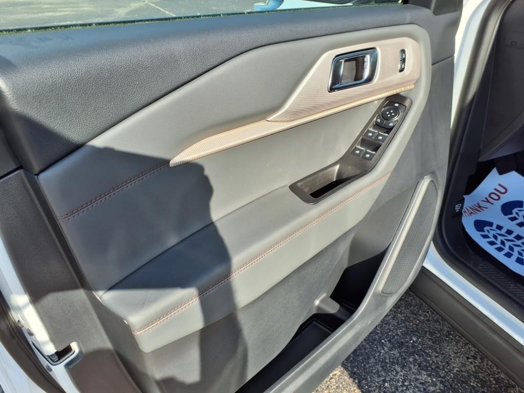 new 2025 Ford Explorer car, priced at $43,295