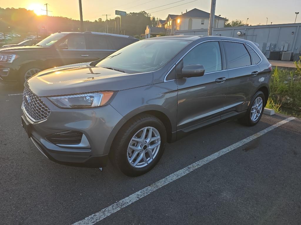 used 2024 Ford Edge car, priced at $25,615