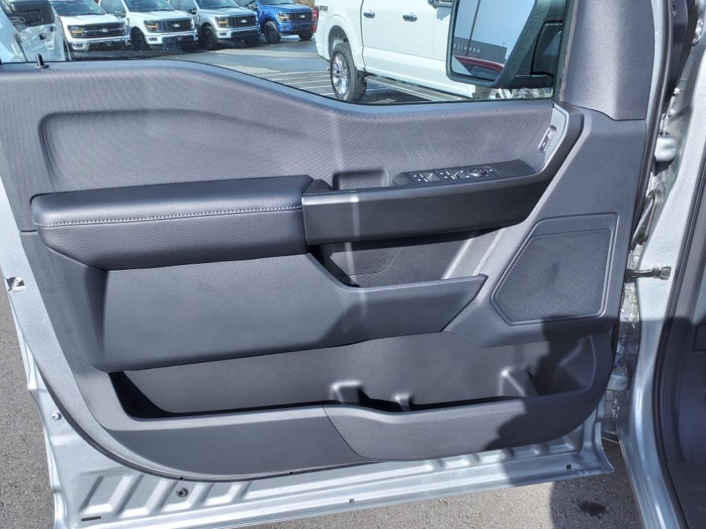 new 2025 Ford F-150 car, priced at $44,333