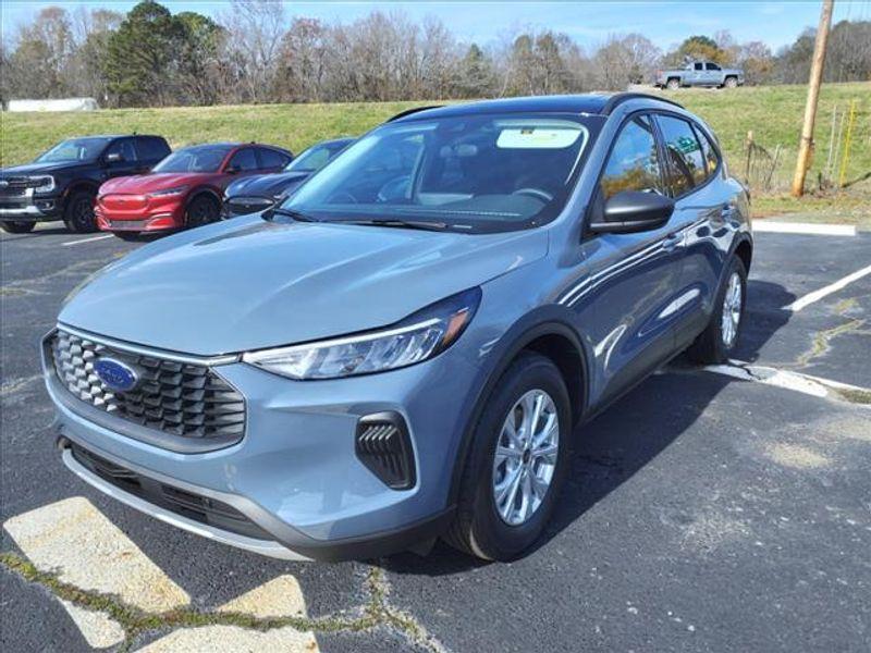 new 2025 Ford Escape car, priced at $32,235