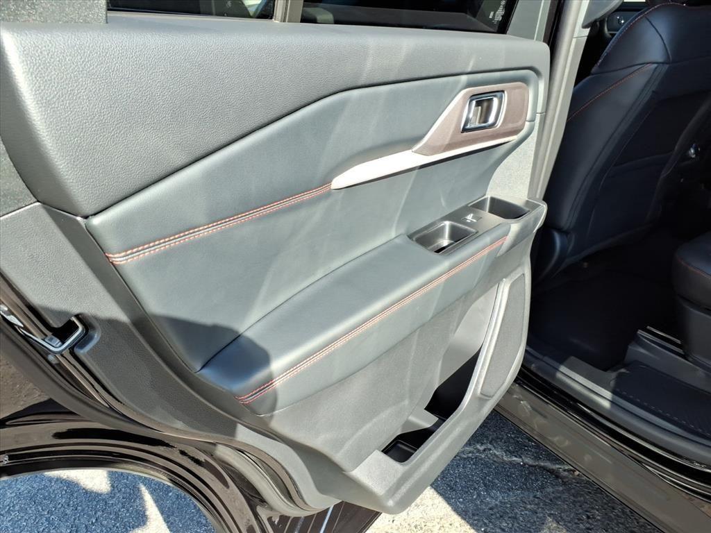 new 2025 Ford Explorer car, priced at $50,095