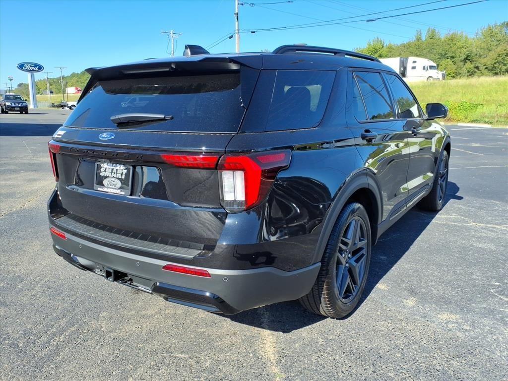 new 2025 Ford Explorer car, priced at $50,095